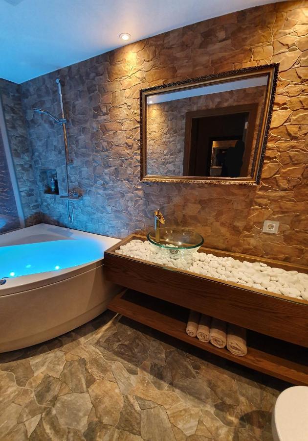 Skyview Suite - Breathtaking Views From Bed And From Jacuzzi. City Center Skyscraper Upper Floors Tallinn Luaran gambar